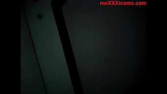 Mexican Girlfriend'S Orgasm In A Motel Room