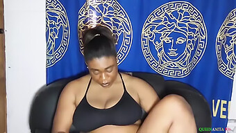 La Hermanastra Africana De Grandes Tetas Se Pone Traviesa