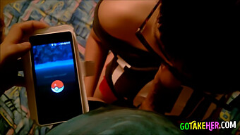 Pokemon Go Pov: Guardare Un Pompino Amatoriale