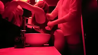 Männerzimmer Porno Video: Ein Cluberlebnis