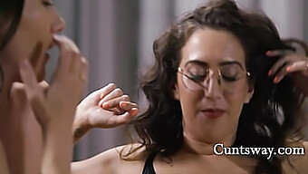 April O'Neil'In Kama Sutra Dersleri Vahşi Cinsel Buluşmalarla Sona Eriyor