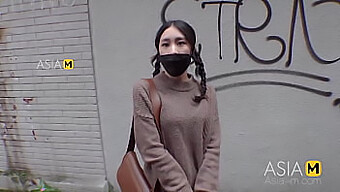 Straßenjagd Auf Tan Ying Ying In Asiatischem Original-Pornovideo