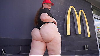 Mia Dior Seduces Her New Boss After Getting Fired From Mcdonald'S